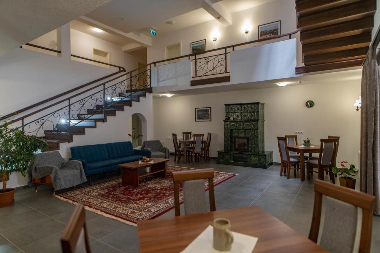 Veranda Panzio Remetea  Exterior photo